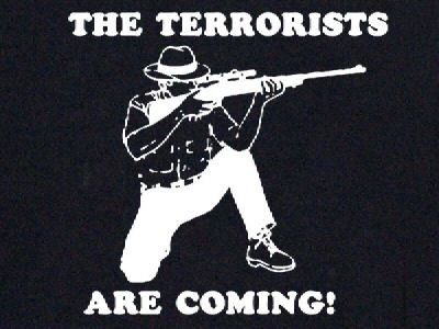 TERRORISTS ARE COMING war bush funny guns iraq BW SHIRT